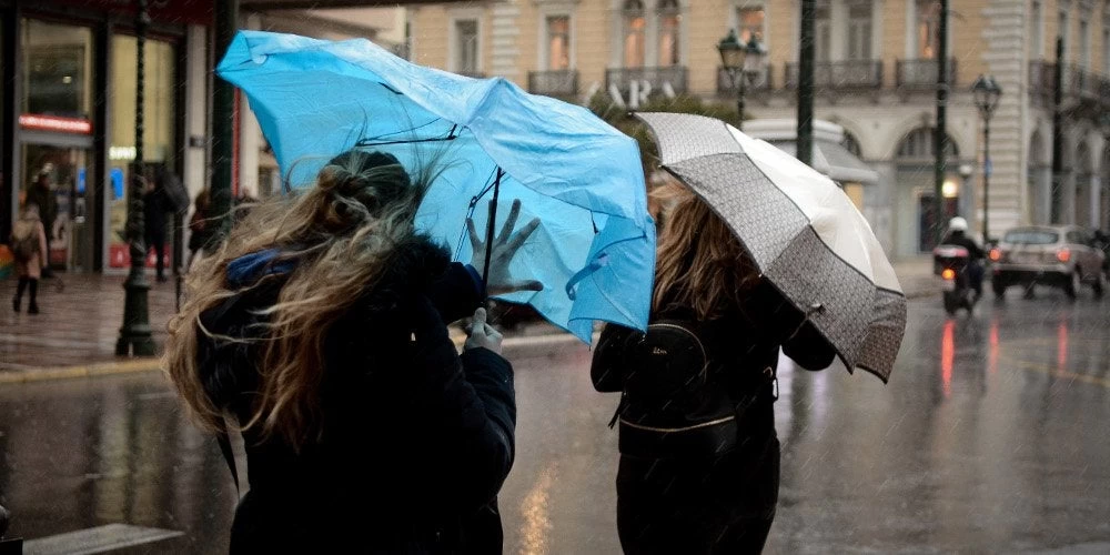 Συνεχίζεται και σήμερα η κακοκαιρία με κρύο και βροχές